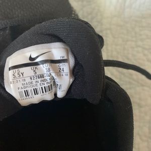 Nike women’s size 5.5